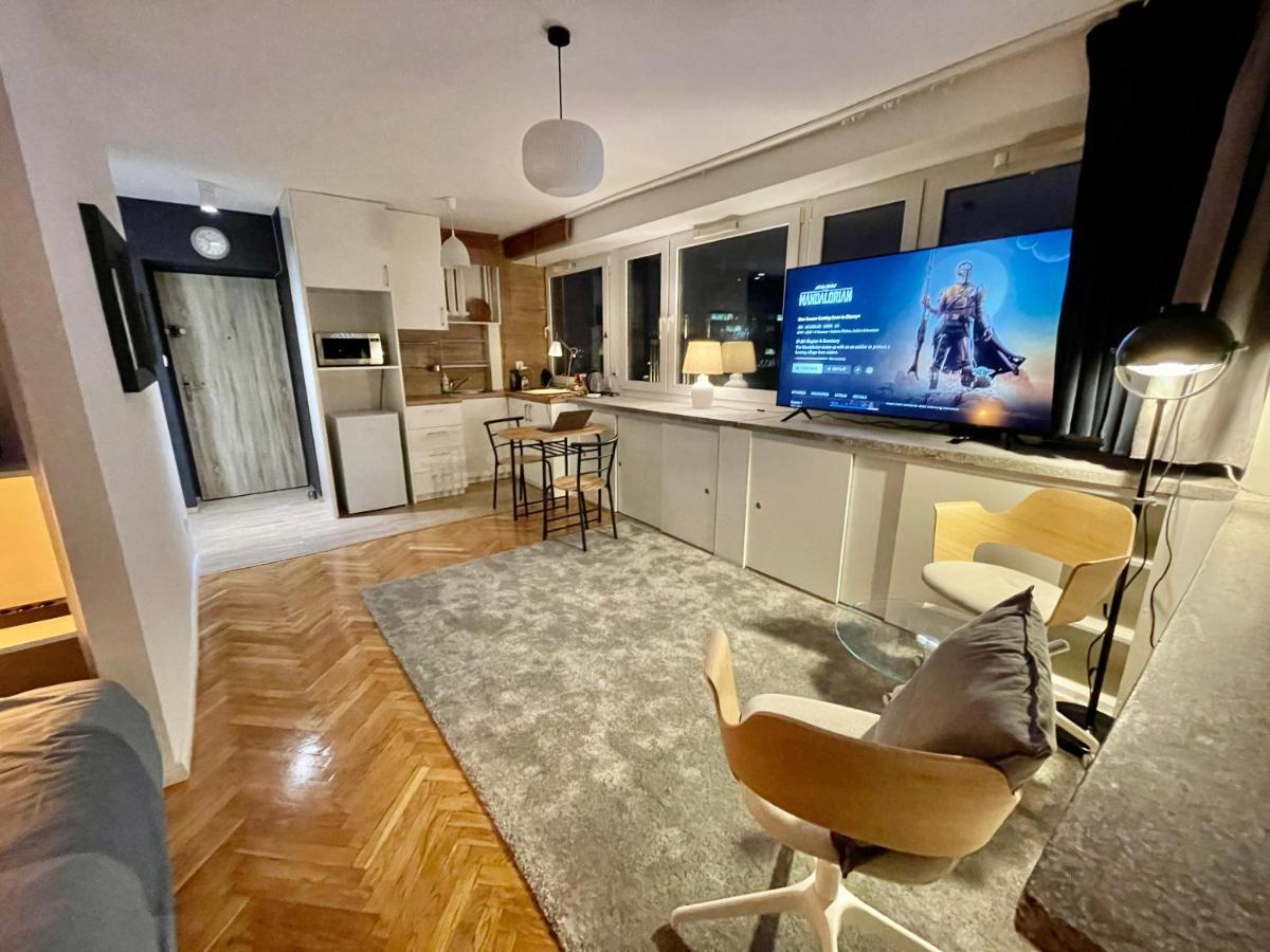 Super Grey 2 Metro Fast Wifi 65'tv Netflix Hbo Appletv+ Apartamento Varsovia