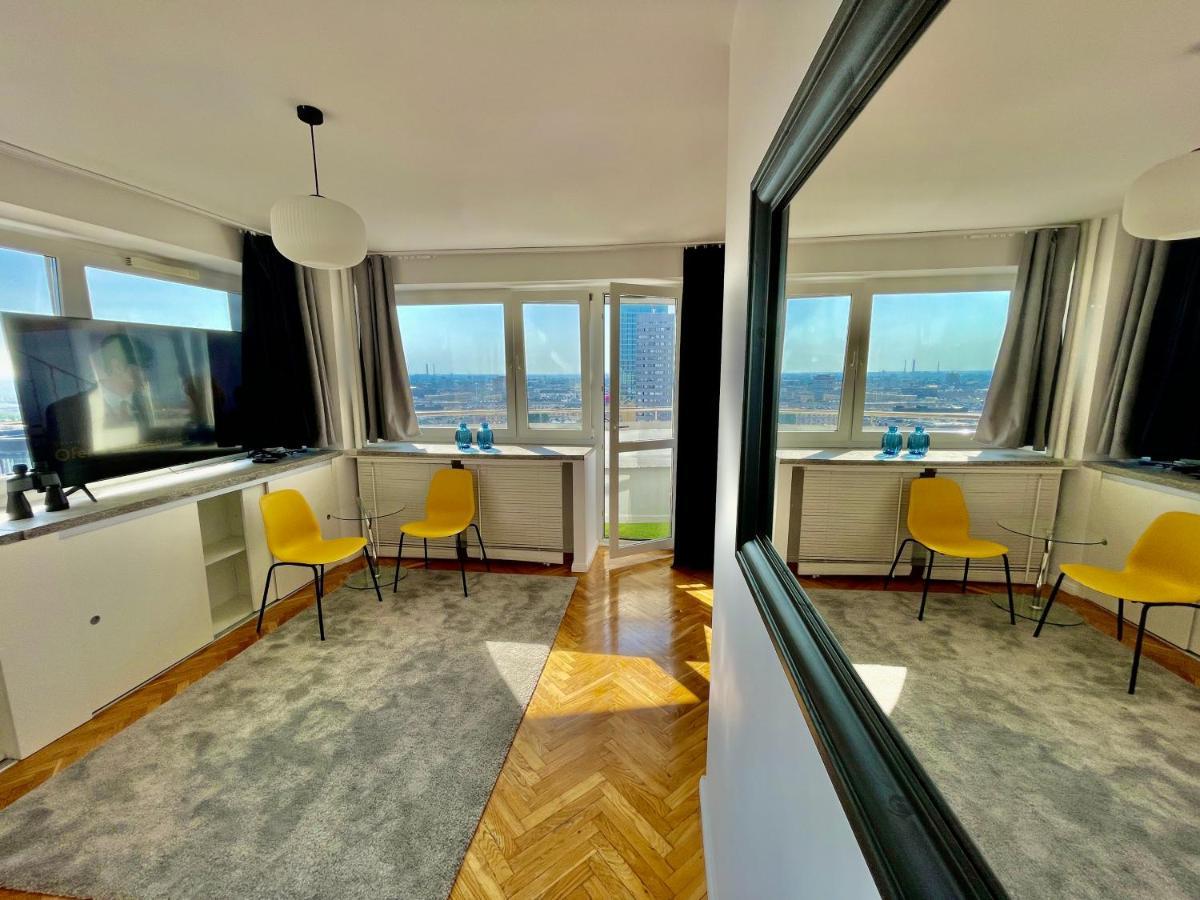 Apartment Super Grey 2 Metro Fast Wifi 65'tv Netflix Hbo Appletv+ Warsaw